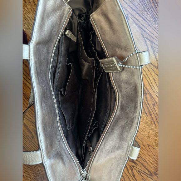 Coach bag purse gold metallic - Picture 3 of 7